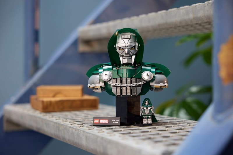 LEGO Marvel Doctor Doom Bust (76345) image 2