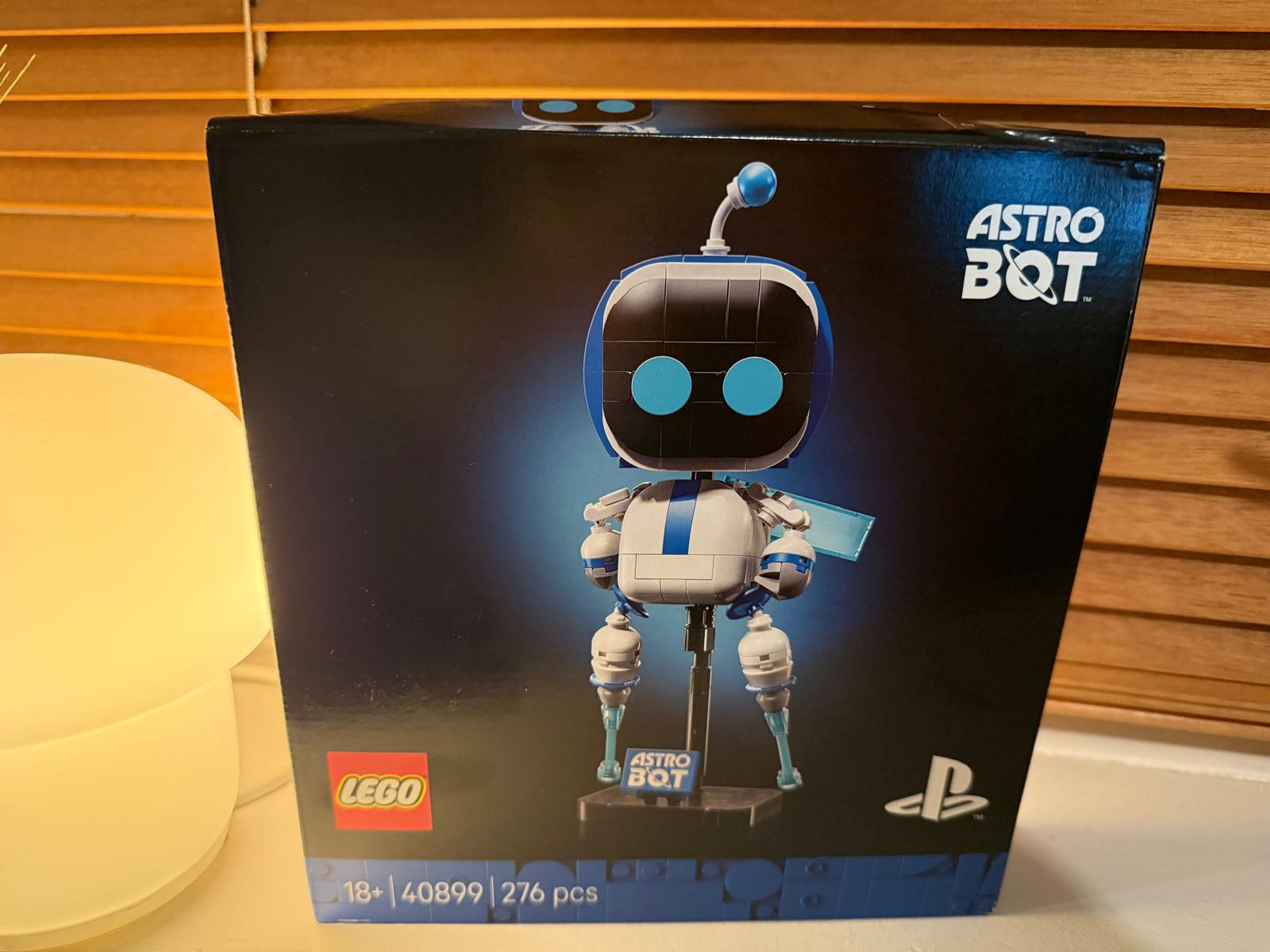 LEGO® Astro Bot™ (40899) image 2